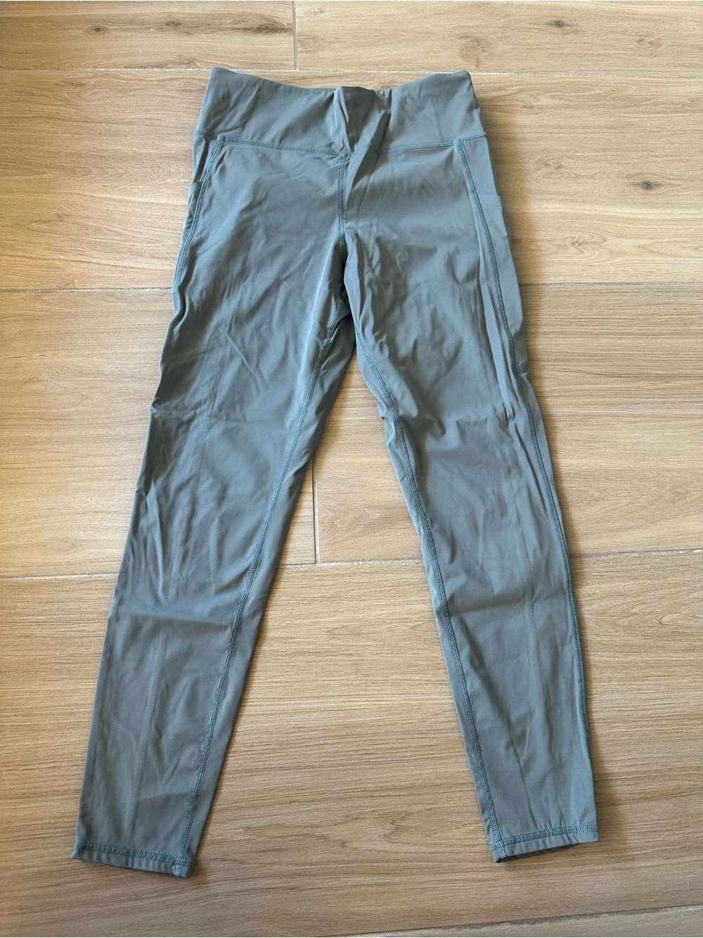 Vuori Stride Leggings in Sage